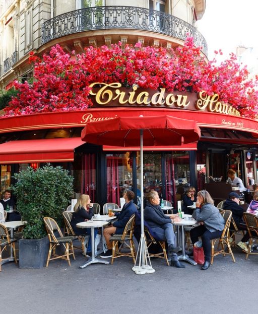 Why the French Never Eat Lunch Alone, Standing Up, or in a Rush