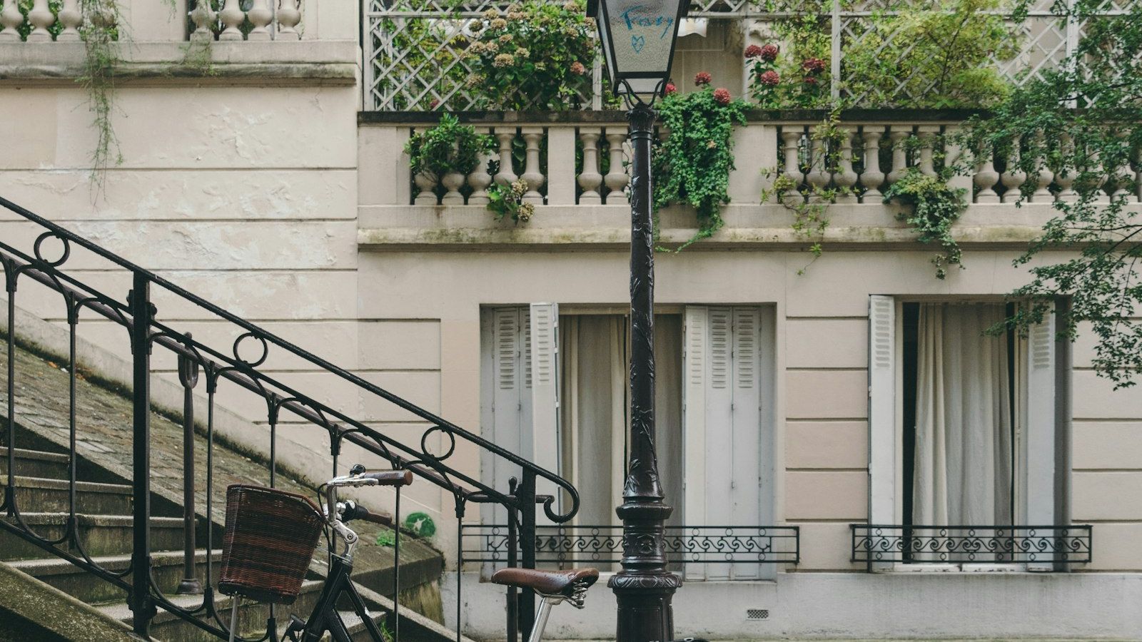 The French Relationship With Silence That Surprises Every Visitor