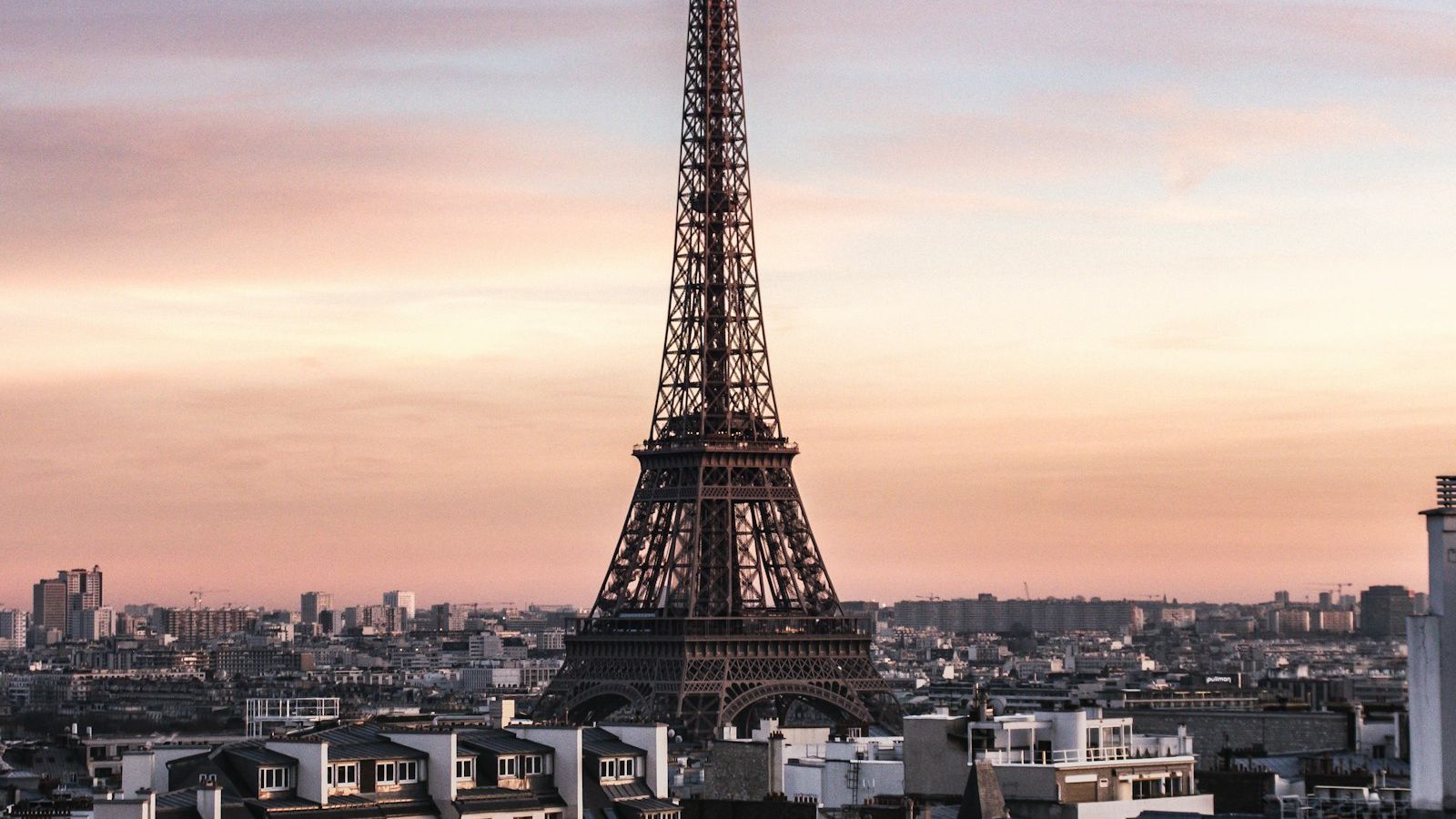 What the French Are Really Doing When They Sit at a Café for Two Hours